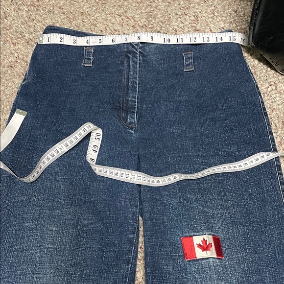 Vintage 90s high rise wide leg Denim Jeans with Canadian Flag Patch- soo cool - Picture 4 of 9
